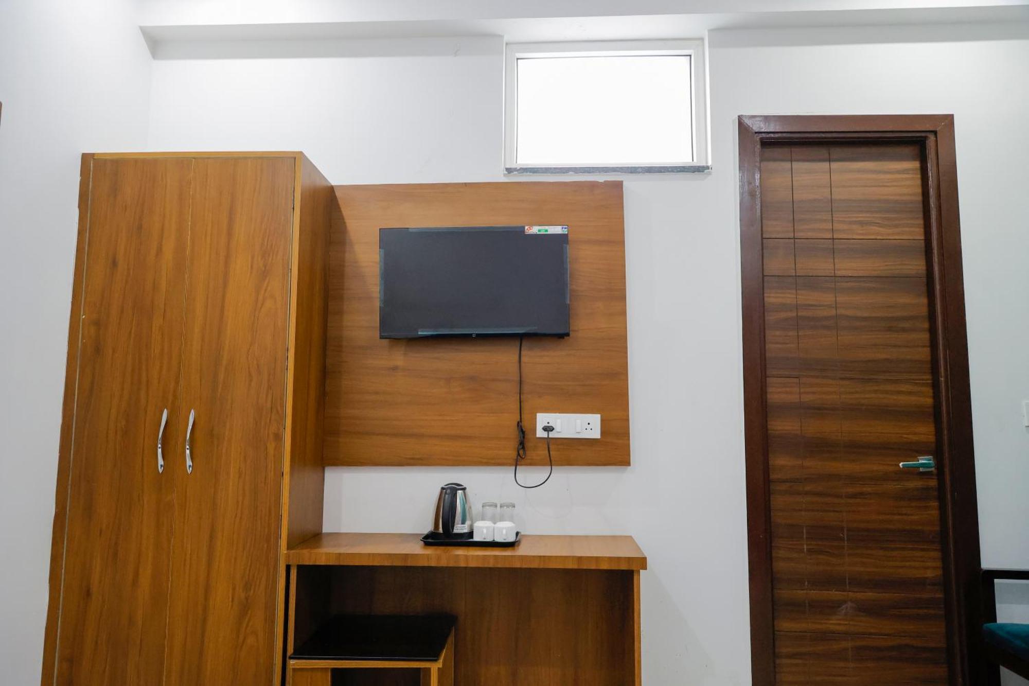 Hotel Parth Inn リシケーシュ エクステリア 写真